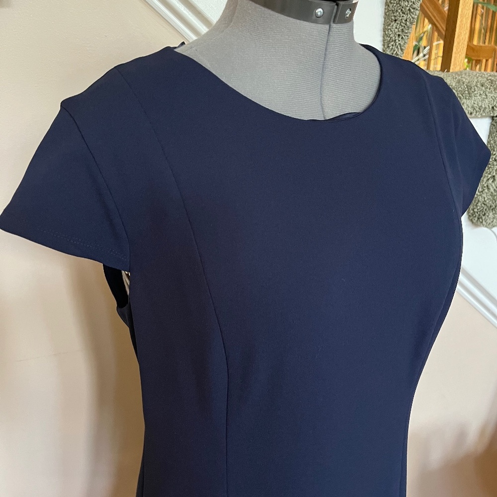 Navy Vince Camuto Size 16 sleeveless dress